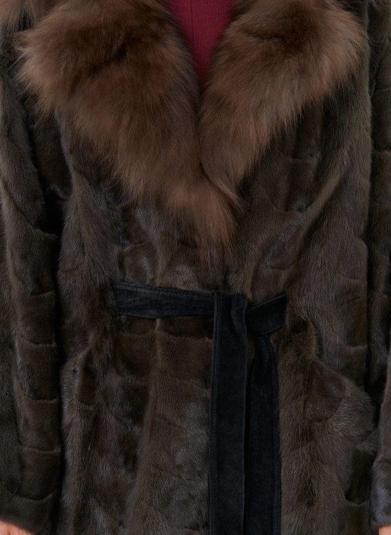 Шуба из меха норки с воротником из меха лисы