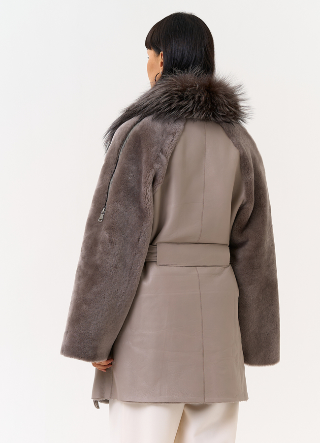 Женская натуральная дубленка с воротником из меха лисы модель № 31611 универмаг малина