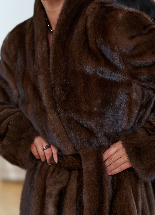 Женская длинная шуба из меха норки модель № 5426 универмаг малина