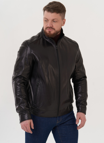 Мужская кожаная куртка черного цвета