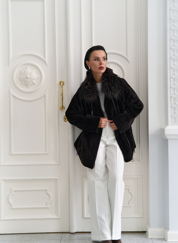 Дубленка натуральная с воротником из меха лисы