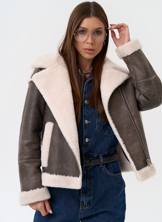 Женская короткая дубленка из эко замши