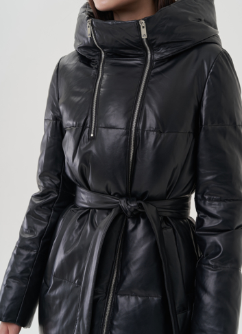 Женский пуховик из эко кожи с капюшоном