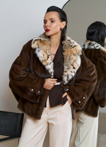 Куртка из меха норки с английским воротником из меха рыси