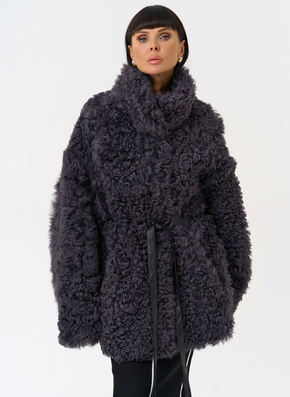 Женская двухсторонняя дубленка с декоративным поясом