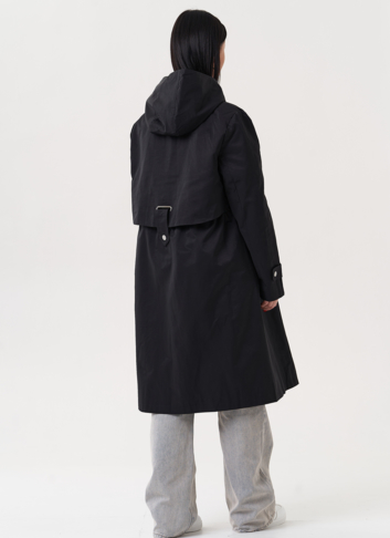 Женский плащ с капюшоном