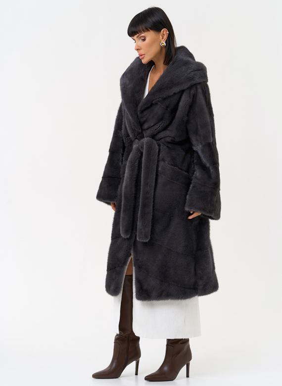 Женская шуба из меха норки с капюшоном