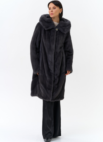 Женская шуба в сером цвете