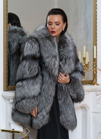Шуба из меха чернобурой лисы
