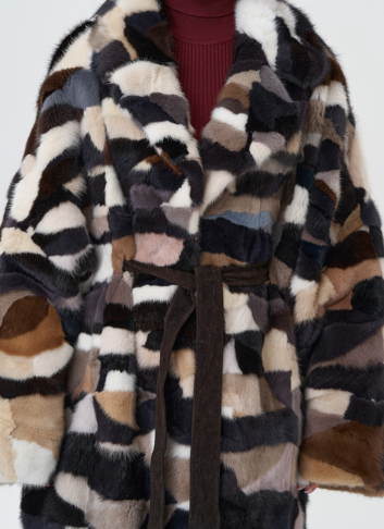 Шуба из меха норки с английским воротником