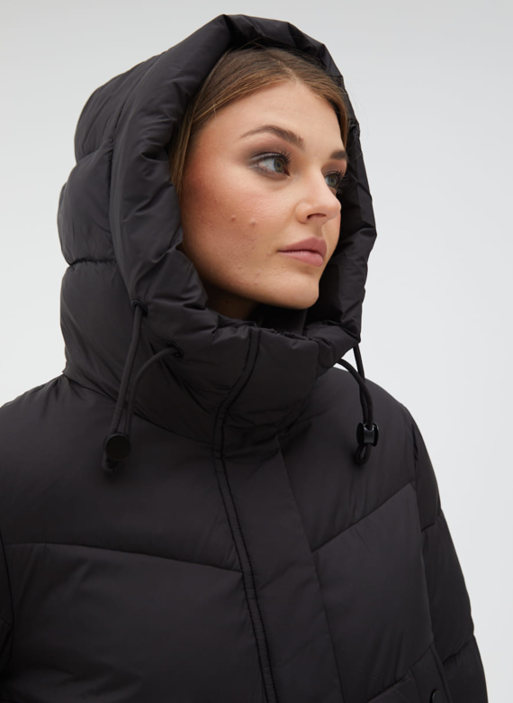 Женский пуховик с капюшоном
