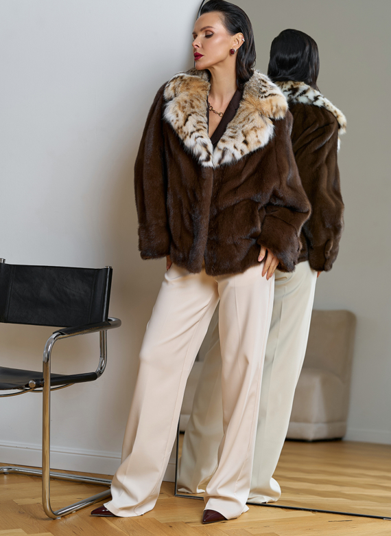 Куртка из меха норки с английским воротником из меха рыси