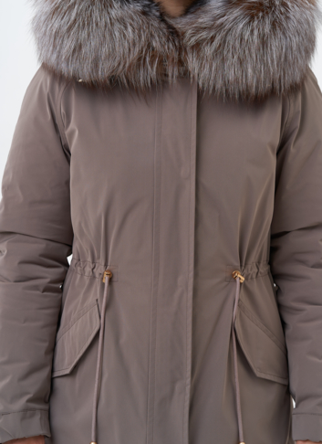 Парка женская с отделкой из меха чернобурки