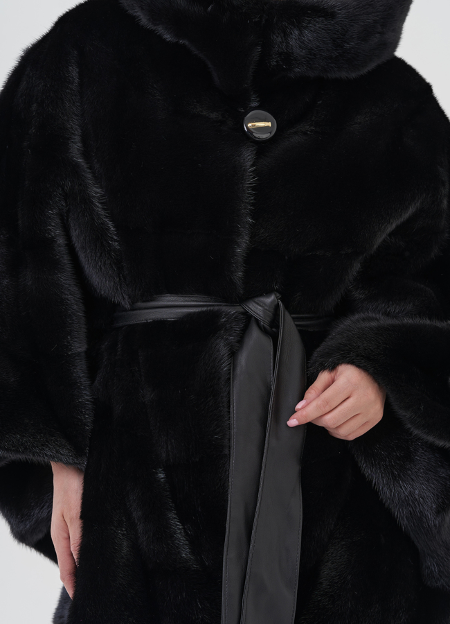 Шуба из норки с капюшоном  модель № 24386 универмаг малина