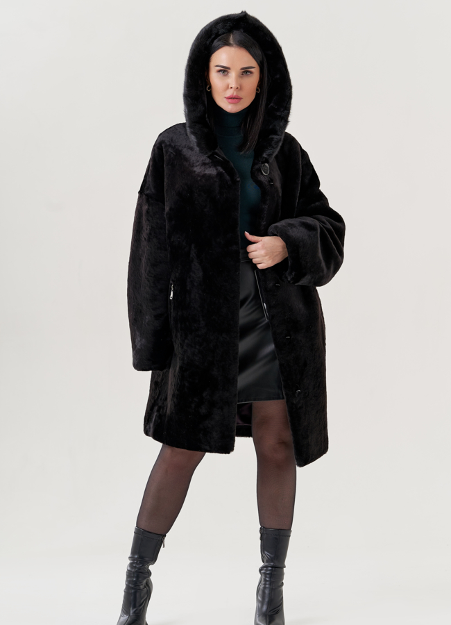 Шуба из овчины с капюшоном  модель № 79636 универмаг малина