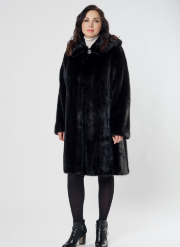 Черная норковая шуба с капюшоном