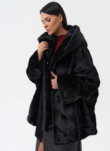 Шуба с капюшоном и норки