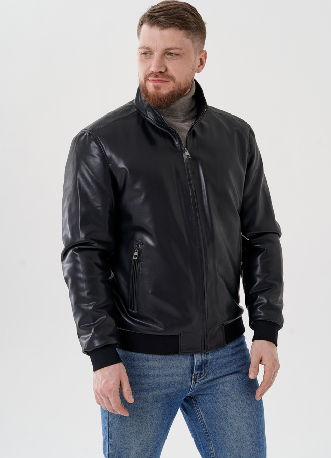 фото Куртка бомбер черного цвета из эко кожи модель № 24462