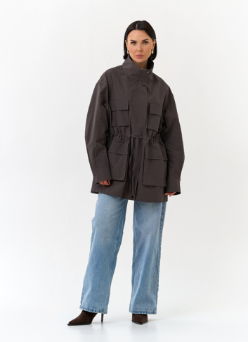 Женская куртка ветровка с накладными карманами