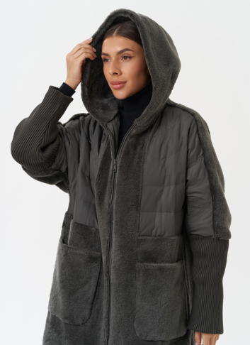 Женское утепленное пальто с капюшоном