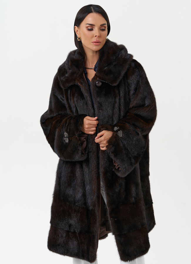 Женская шуба из меха норки с капюшоном  модель № 31042 универмаг малина