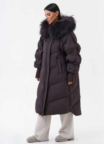 Длинный женский пуховик с капюшоном