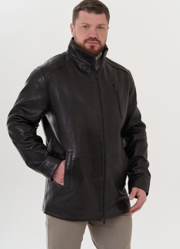 Кожаная куртка коричневого цвета