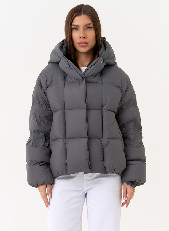 Короткий пуховик с трикотажной манишкой