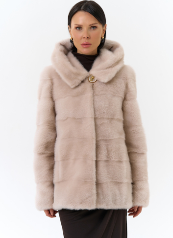 Шуба бежевого цвета из меха норки