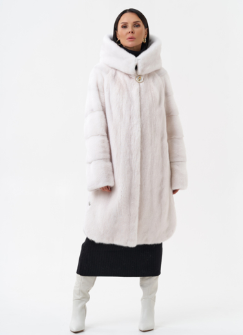 Светлая шуба из норки с капюшоном