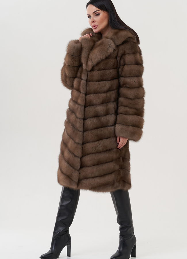 Шуба из куницы с английским воротником  модель № 25897 в рассрочку