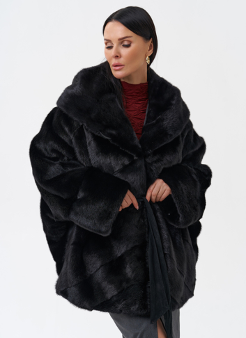 Шуба с капюшоном и норки Шуба с капюшоном и норки