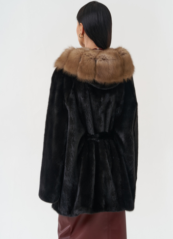 Норковая шуба с капюшоном из меха куницы