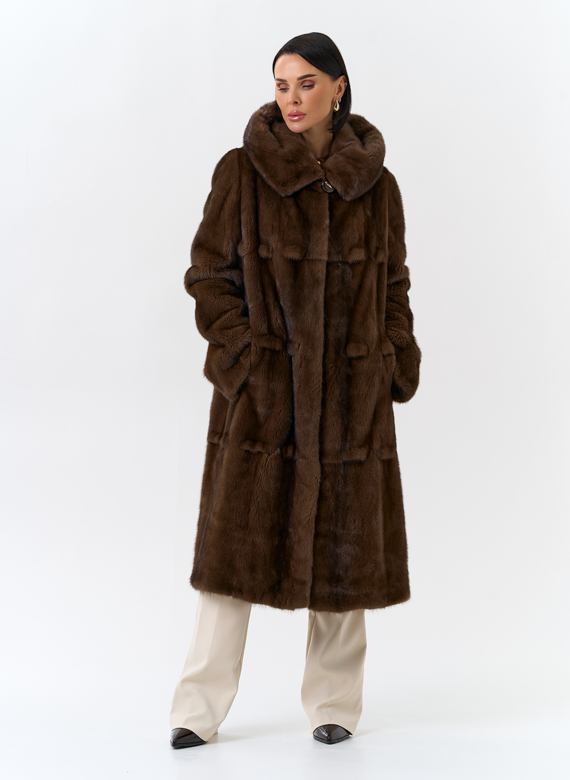 Женская шуба из меха норки с капюшоном 