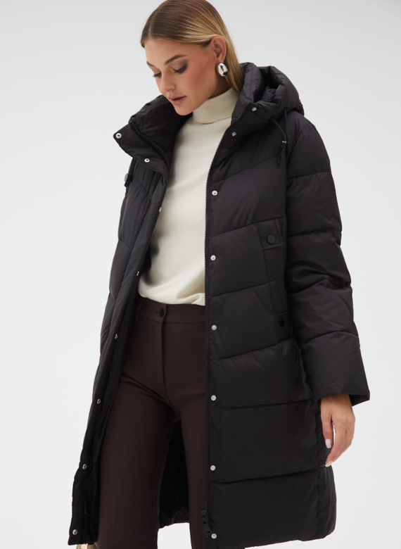 Женский пуховик с капюшоном