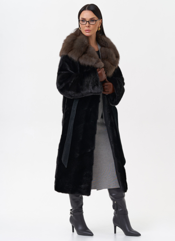Норковая шуба с капюшоном из меха куницы