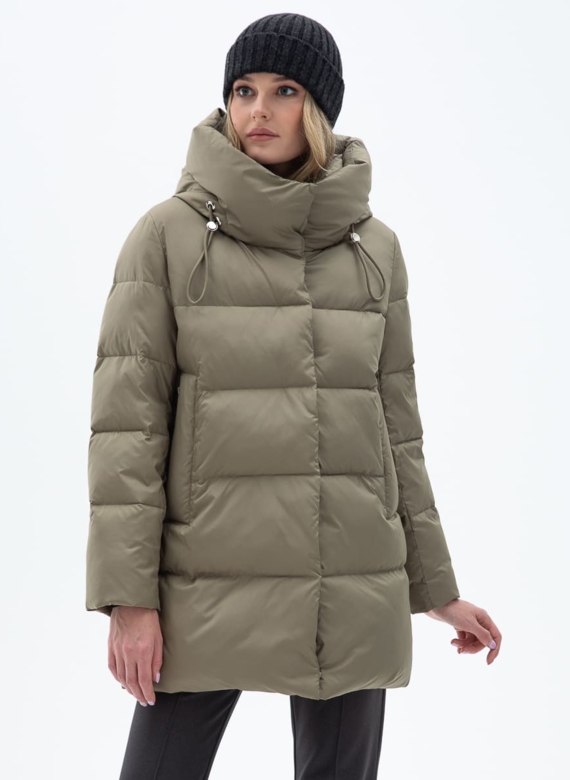 Женский пуховик с капюшоном