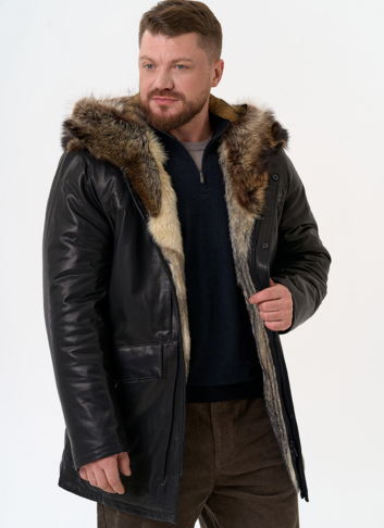 Мужская куртка с капюшоном на мехе из волка