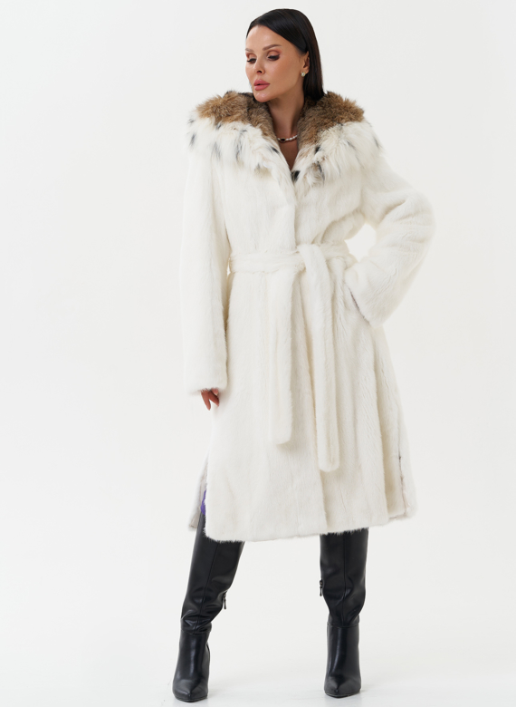 Шуба из белой  норки с капюшоном из рыси