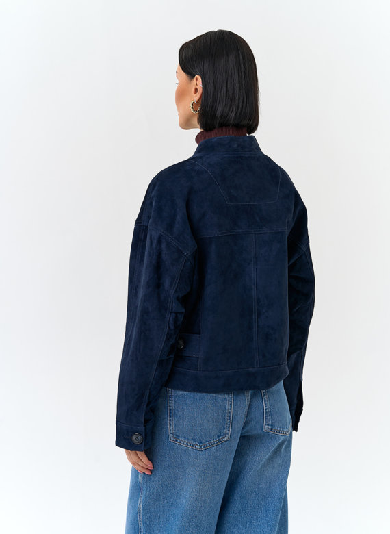 Женская куртка из натуральной замши синего цвета