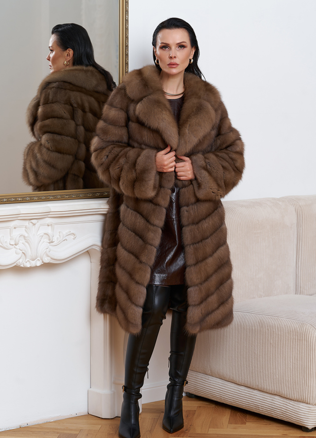 Шуба из куницы с английским воротником  модель № 25897 меха малина