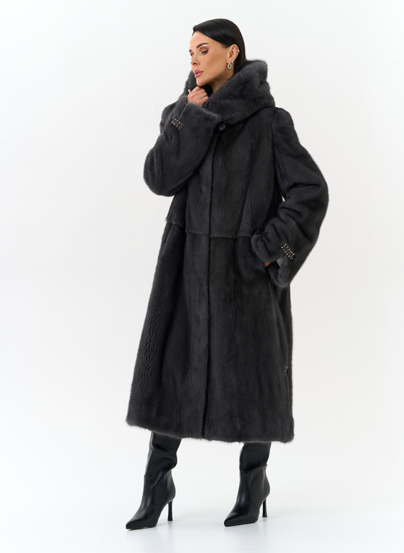 Женская шуба из меха норки с капюшоном