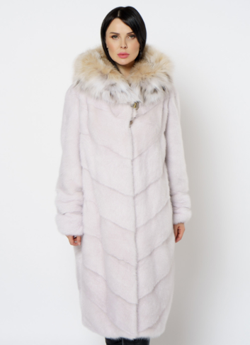Светлая шуба с рысью