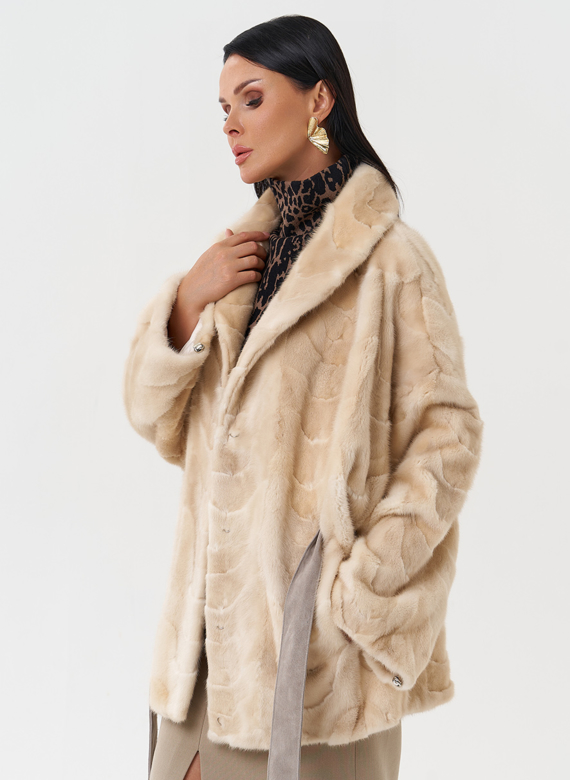 Женская шуба из меха норки