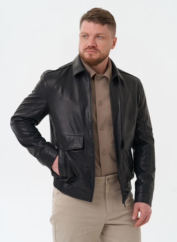 Мужская куртка из натуральной кожи черного цвета 