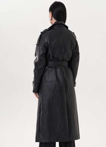 Тренч черного цвета из эко кожи