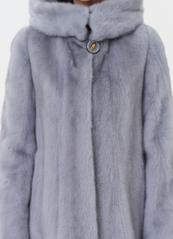 Женская шуба из меха норки с капюшоном