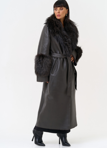 Женская натуральная дубленка с отделкой из меха лисы