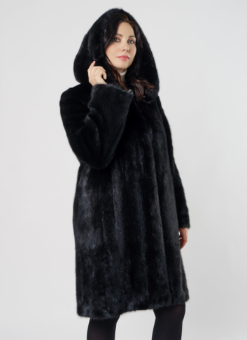 Черная норковая шуба с капюшоном