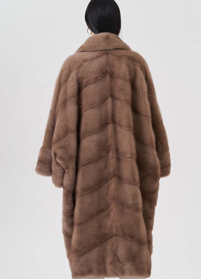 Шуба оверсайз с английским воротником  модель № 23973 в кредит